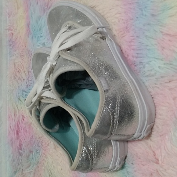 Vans Womens Gently Worn Camden Silver Metallic Shoes Sz.7.5 (X-104 CRATE) - Picture 2 of 12